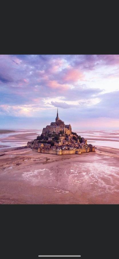 ユイヌ・シュル・メールChambre Mont Saint Michelアパートメント エクステリア 写真